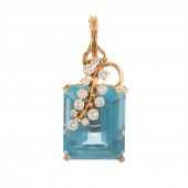 A 35.00 CT AQUAMARINE & DIAMON