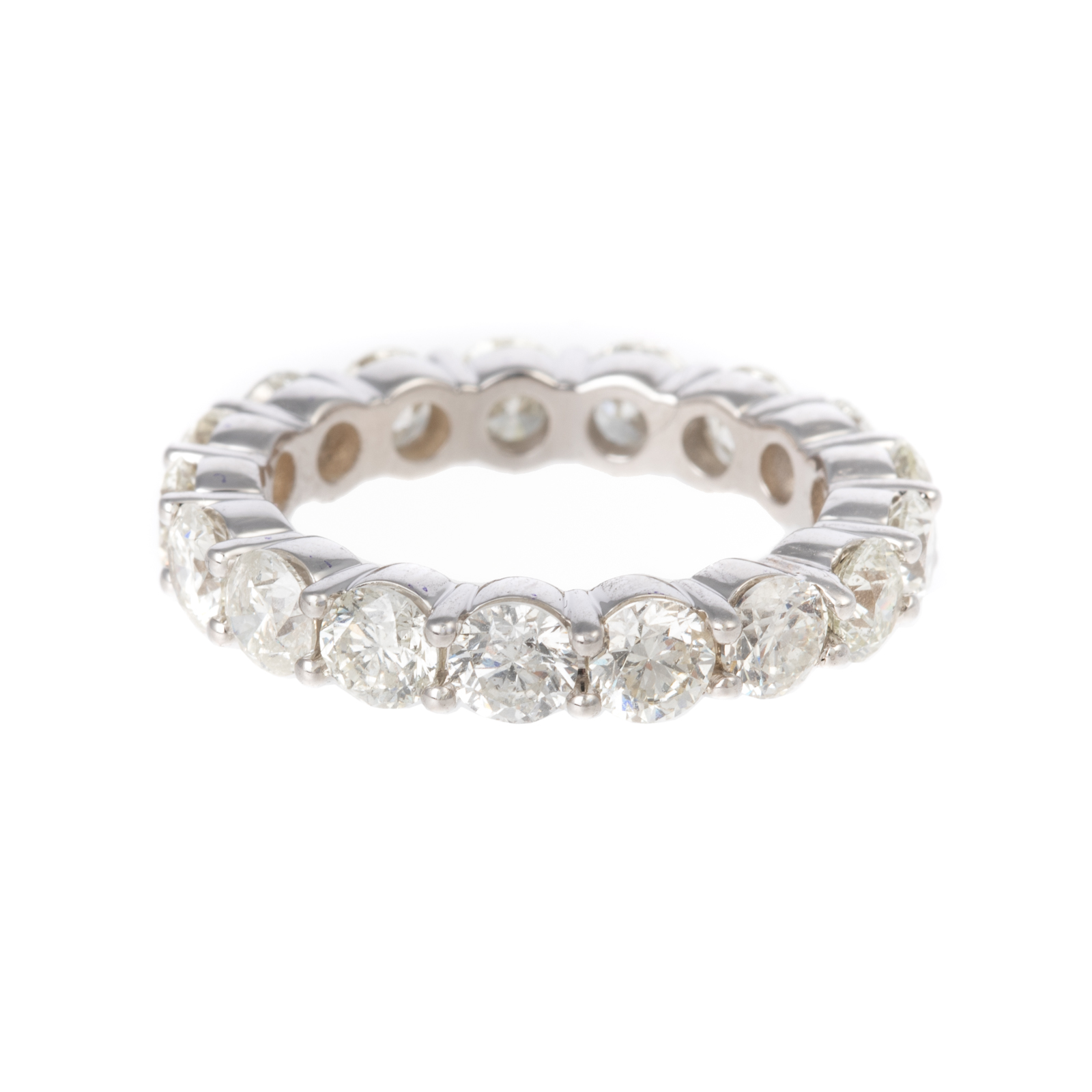 A 5.15 CTW DIAMOND ETERNITY BAND IN