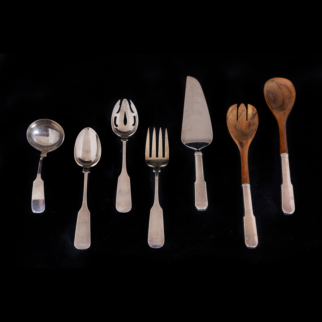 A (62PC) GORHAM OLD ENGLISH TIPT