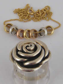 A 9 carat gold chain necklace