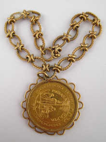 A 9 carat gold curb link bracelet