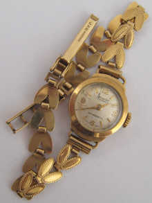 A 9 carat gold lady's Accurist