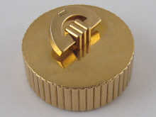 A 9 carat gold pill box by