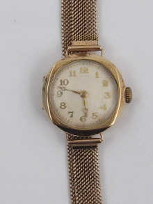 A 9 ct gold lady's wrist watch on