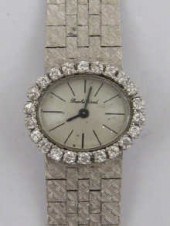 A 9 ct white gold ladies wrist