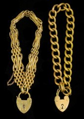 A 9ct gold curb link bracelet