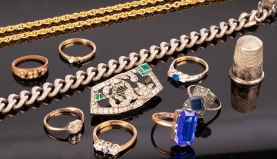 A 9ct gold fancy link necklace