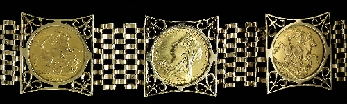 A 9ct gold gate bracelet set with a