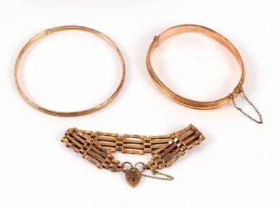 A 9ct gold gate link bracelet