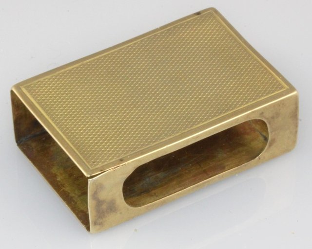 A 9ct gold match box holder