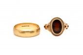 A 9CT GOLD PLAIN WEDDING RING