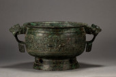 A ARCHAISTIC BRONZE VESSEL GUI