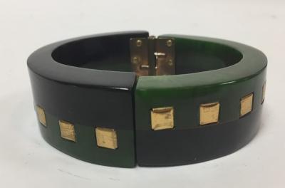 A Bakelite hinged black and green