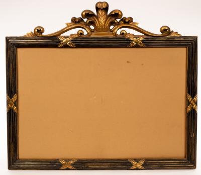 A black and gold coloured picture