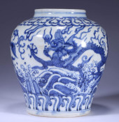 A BLUE AND WHITE 'CLOUD DRAGON