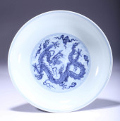 A BLUE AND WHITE 'CLOUD DRAGON