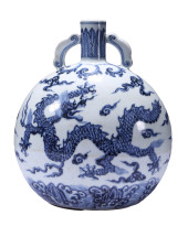 A BLUE AND WHITE 'DRAGON' DOUB
