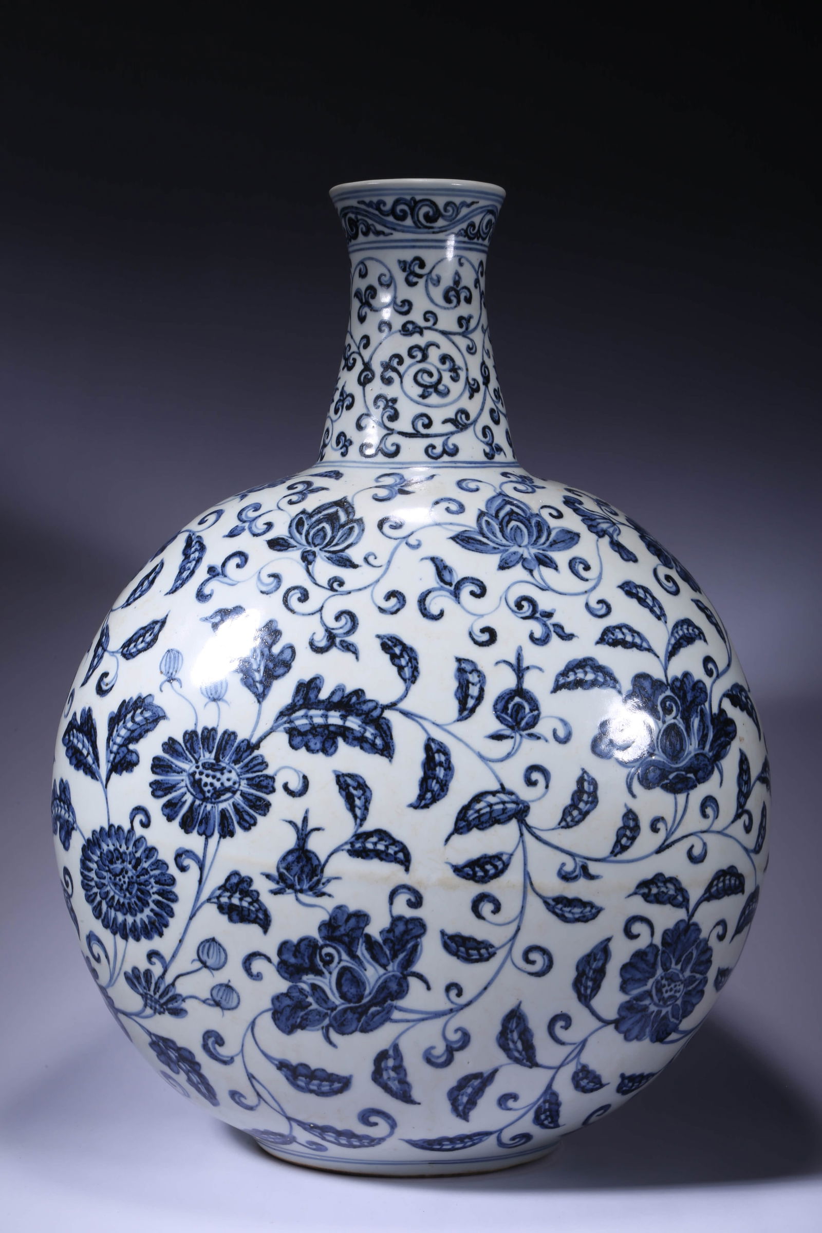 A BLUE AND WHITE 'FLORAL'