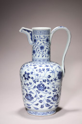A BLUE AND WHITE 'INTERLOCKING