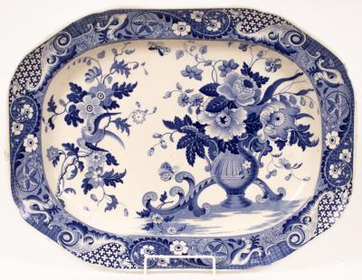 A blue and white meat dish