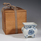 A BLUE AND WHITE PORCELAIN PHO