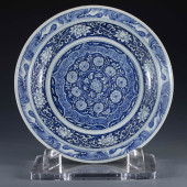 A BLUE AND WHITE PORCELAIN FLO
