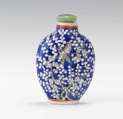 A Blue & White Prunus Snuff