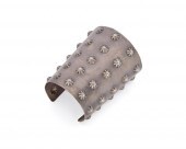 A BOW GUARD CUFF BRACELETA bow