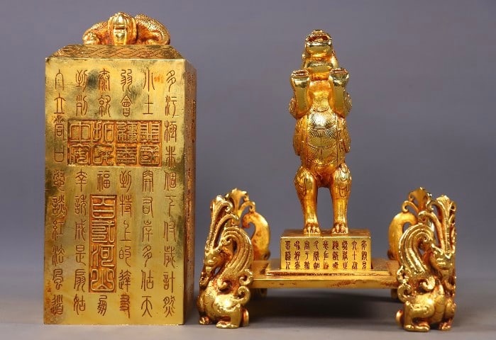 A BOX OF HAND-CHISELED SEALSA BOX