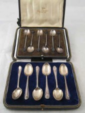 A boxed set of six silver teas
