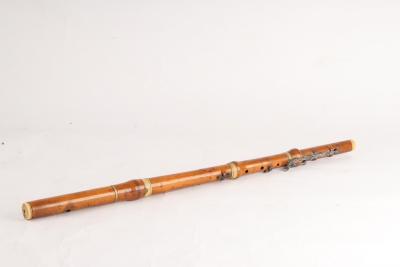 A boxwood six-key ivory flute by