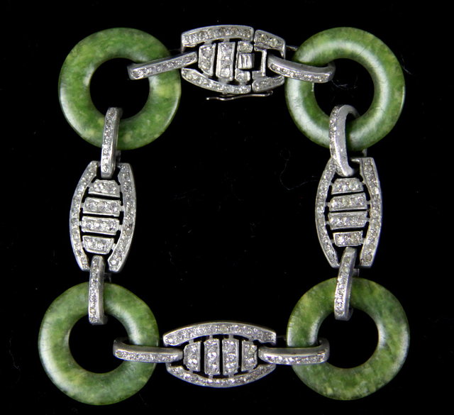 A bracelet of alternating paste set