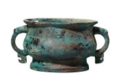 A BRONZE GUI VESSEL<br>A BRONZ