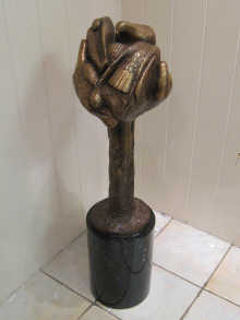 A bronze sculpture ''Tree pigeons''