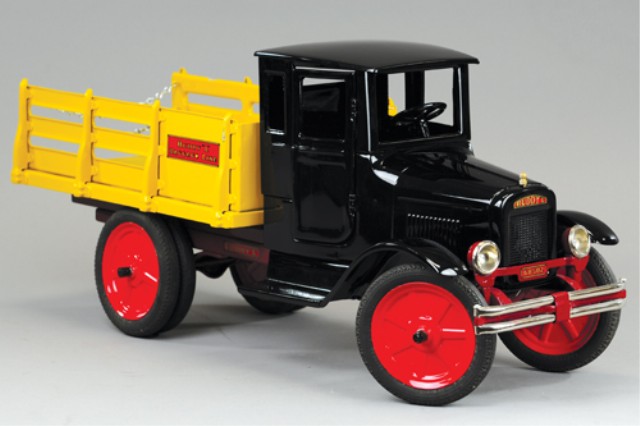 a/ BUDDY 'L' BAGGAGE LINE TRUCK