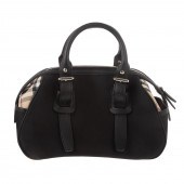 A BURBERRY NYLON BOWLER BAG A