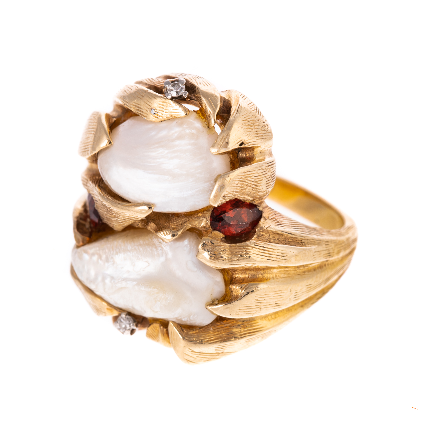 A BYPASS KESHI PEARL RING IN 14K
