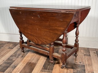 A ca. 1740-60 American gate leg