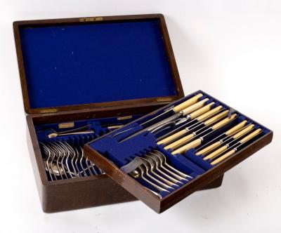 A canteen of silver plated