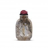 A CARVED 'HAIR CRYSTAL' SNUFF