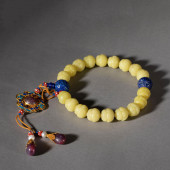 A CARVED JADE BEADS ROSARY<br>