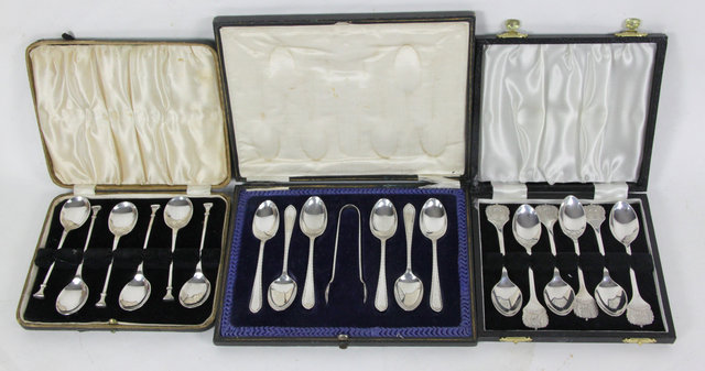 A cased set of six Queen's Silver