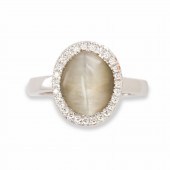 A CAT'S EYE CHRYSOBERYL, DIAMO