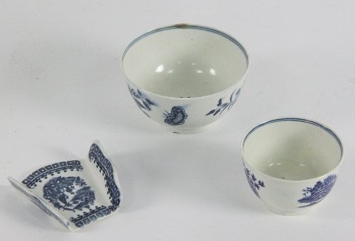 A Caughley blue and white tea