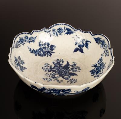 A Caughley blue and white pine cone