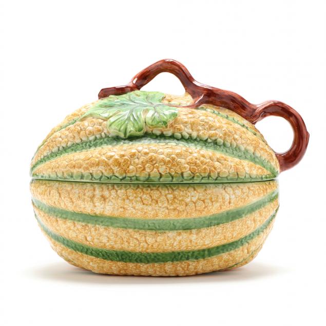 A CERAMIC MELON FORM COVERED TUREEN