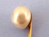 A certificated natural pearl s