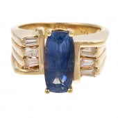 A CEYLON SAPPHIRE & DIAMOND RI