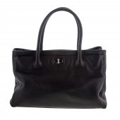 A CHANEL REISSUE CERF TOTE A b