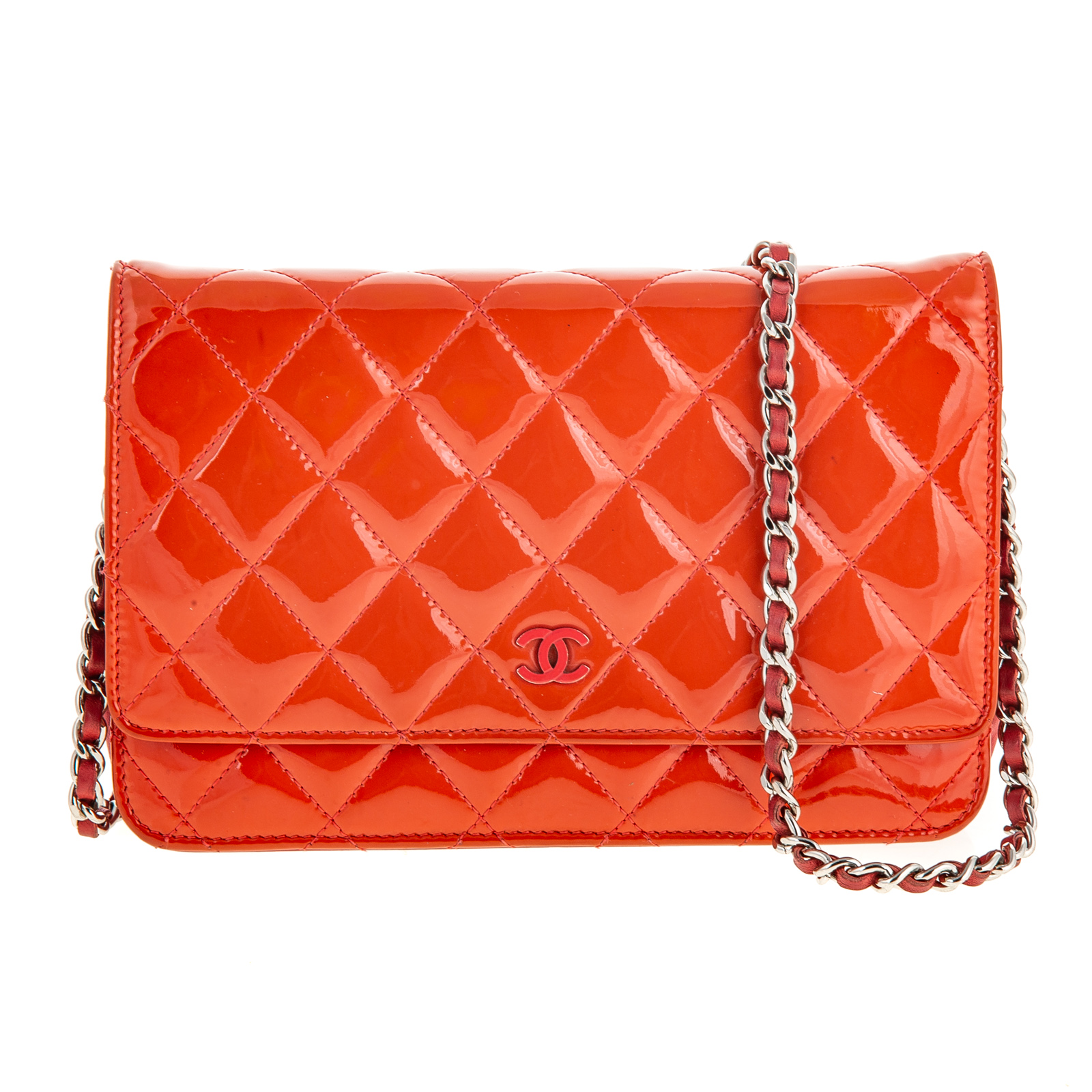A CHANEL WALLET ON CHAIN A Coral